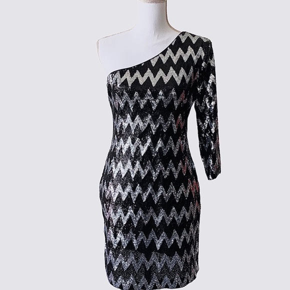 ONE SHOULDER SEQUIN BODYCON MINI DRESS COCKTAIL PARTY DRESS CLUB DRESS - Picture 2 of 16